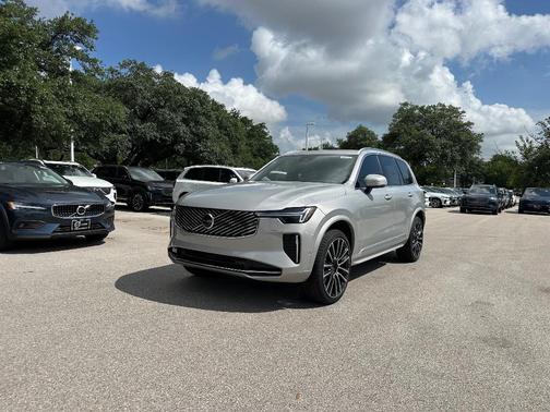 2025 Volvo XC90 B6 Plus 6-Seater