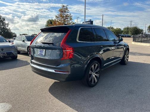 2025 Volvo XC90 B6 Plus 6-Seater