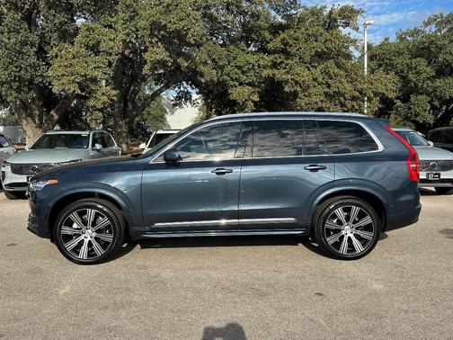 2025 Volvo XC90 B6 Plus 6-Seater