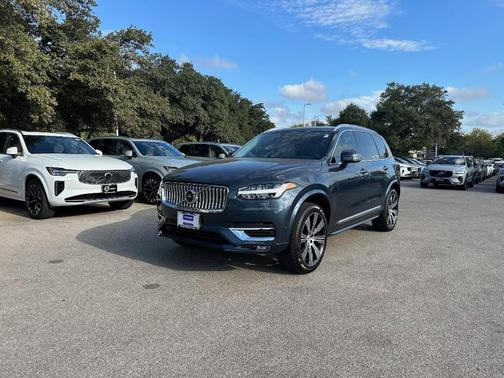 2025 Volvo XC90 B6 Plus 6-Seater