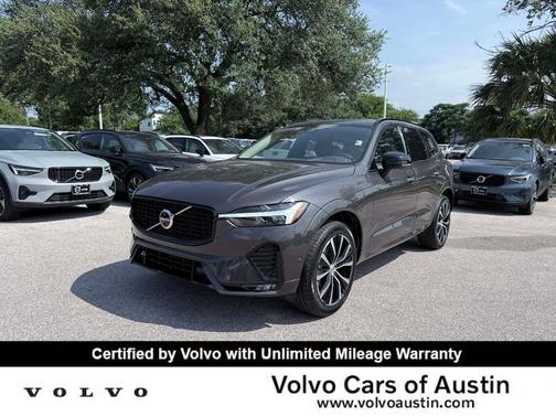 Platinum Grey Metallic 2025 Volvo XC60 B5 Plus