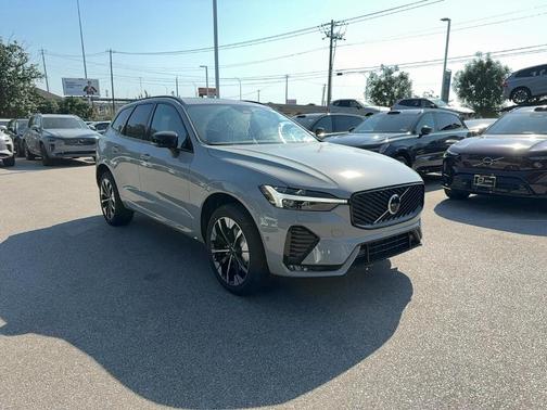 Vapour Grey 2026 Volvo XC60 B5 Plus