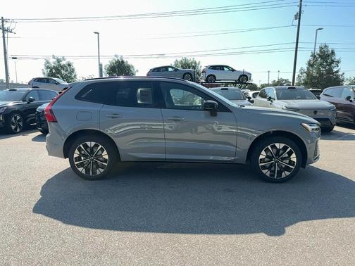 Vapour Grey 2026 Volvo XC60 B5 Plus