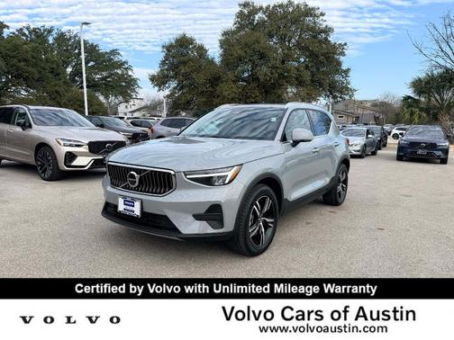2025 Volvo XC40 B5 Core Bright Theme