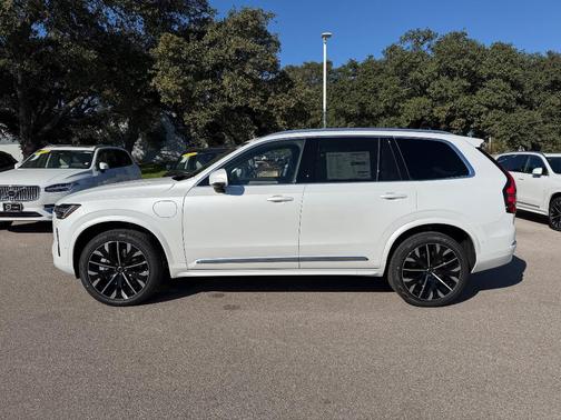 Crystal White 2026 Volvo XC90 Plug-In Hybrid T8 Plus 7-Seater
