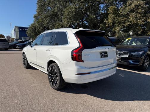 2026 Volvo XC90 Plug-In Hybrid T8 Plus 7-Seater