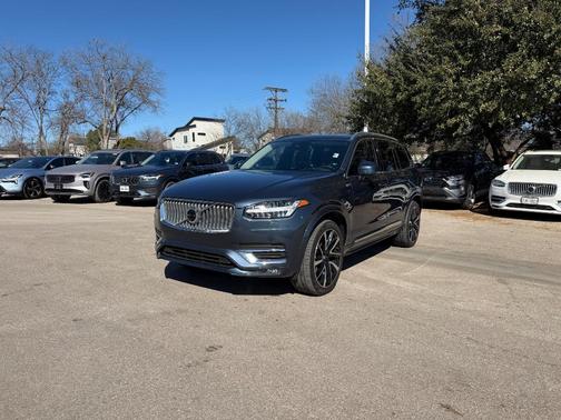 2023 Volvo XC90 B5 Plus