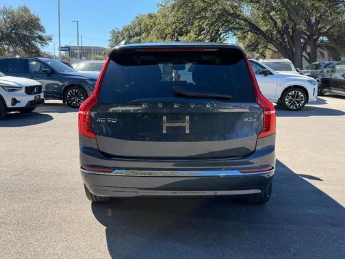 2023 Volvo XC90 B5 Plus