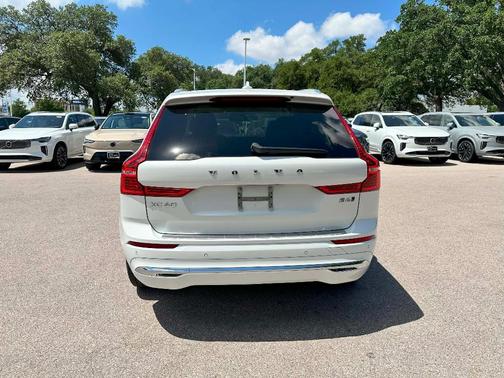 2022 Volvo XC60 B6 Inscription