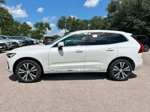 2022 Volvo XC60 B6 Inscription