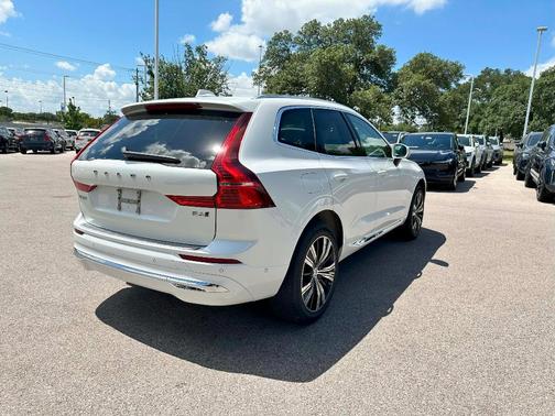 2022 Volvo XC60 B6 Inscription