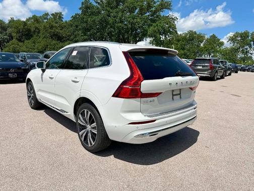 2022 Volvo XC60 B6 Inscription