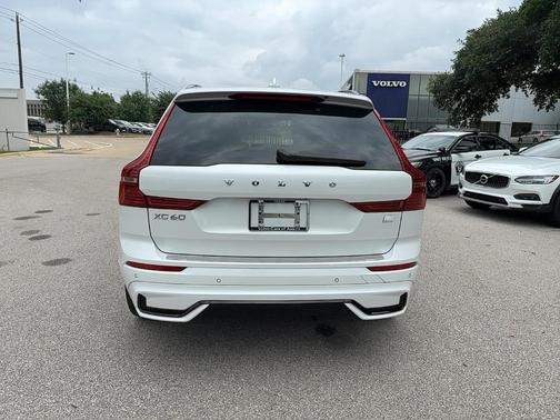 2023 Volvo XC60 Recharge Plug-In Hybrid T8 Plus Dark Theme