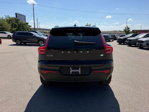 Onyx Black 2023 Volvo XC40 Recharge Pure Electric Twin Ultimate