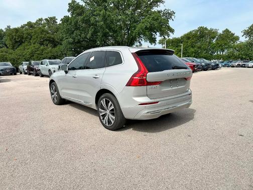 2023 Volvo XC60 B5 Plus Bright Theme