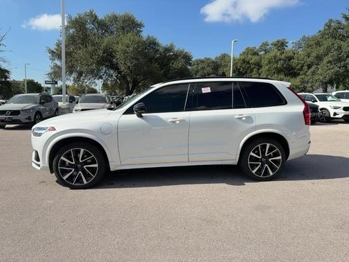 Crystal White 2023 Volvo XC90 Recharge Plug-In Hybrid T8 Plus Dark Theme 7-Seater