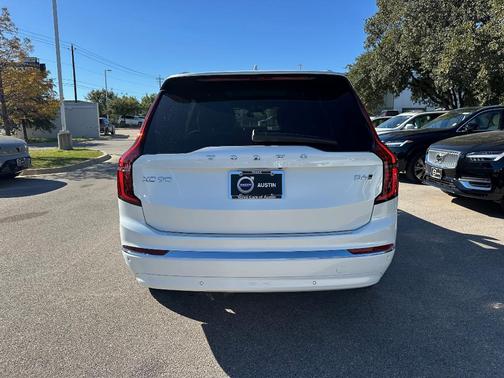 2026 Volvo XC90 B6 Plus 7-Seater