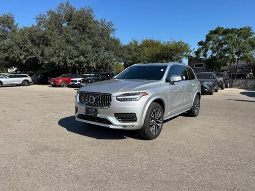 2020 Volvo XC90 T5 Momentum 7 Passenger