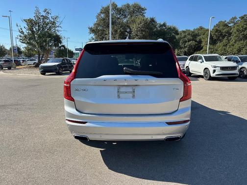 2020 Volvo XC90 T5 Momentum 7 Passenger