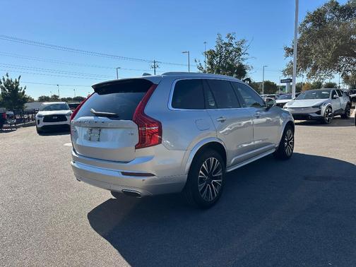 2020 Volvo XC90 T5 Momentum 7 Passenger