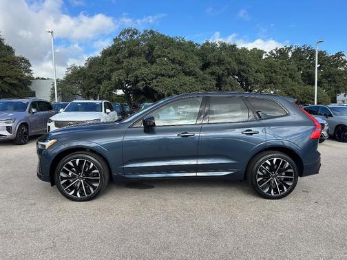 2026 Volvo XC60 B5 Ultra