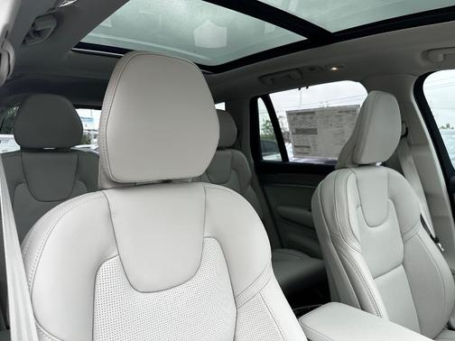 2025 Volvo XC90 Plug-In Hybrid T8 Ultra 7-Seater