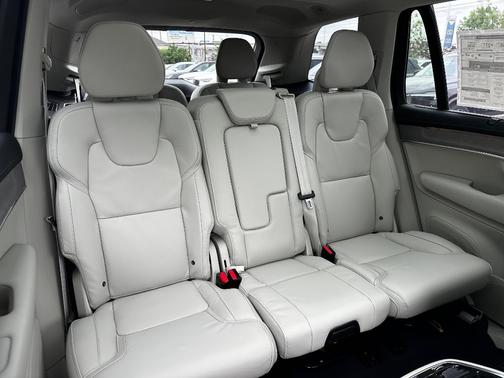 2025 Volvo XC90 Plug-In Hybrid T8 Ultra 7-Seater