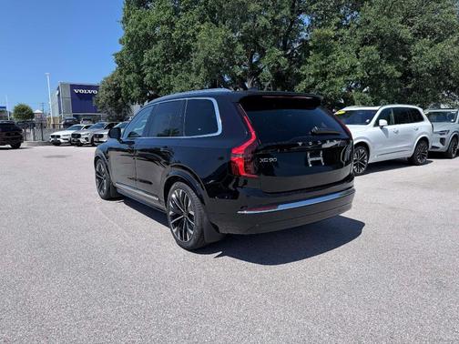 Onyx Black 2026 Volvo XC90 Plug-In Hybrid T8 Plus 7-Seater