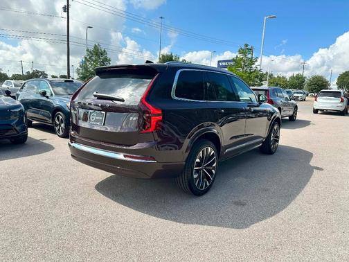 2026 Volvo XC90 B5 Plus