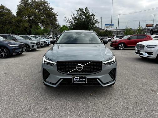 2025 Volvo XC60 B5 Ultra