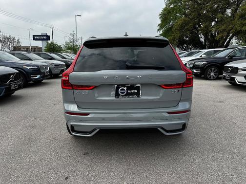 2025 Volvo XC60 B5 Ultra