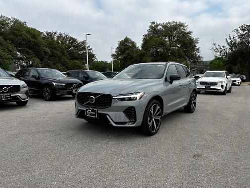 2025 Volvo XC60 B5 Ultra