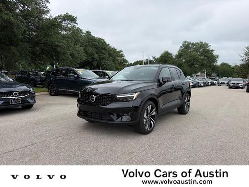 Onyx Black 2026 Volvo XC40 B5 Ultra