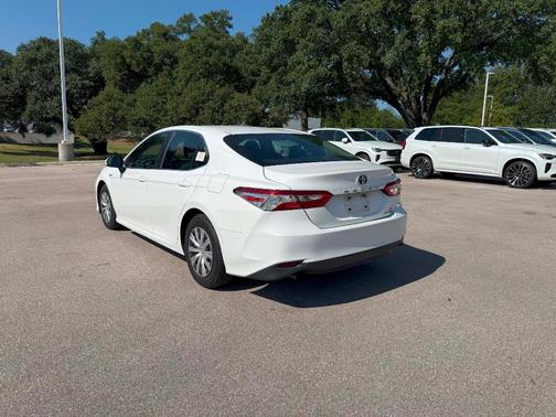 2018 Toyota Camry Hybrid LE