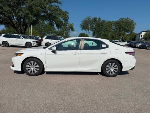 2018 Toyota Camry Hybrid LE