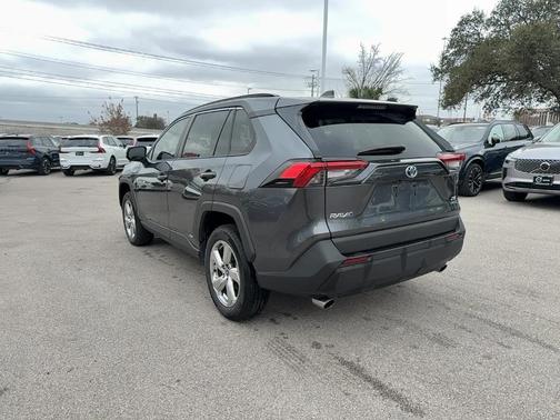 2021 Toyota RAV4 Hybrid XLE Premium