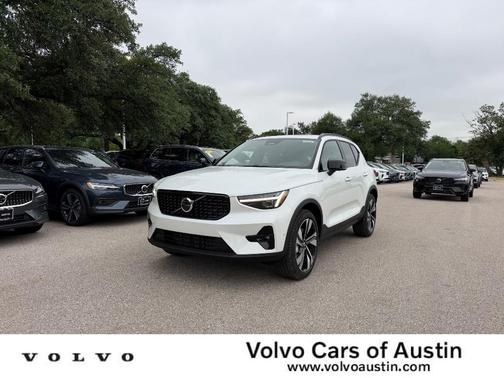 Crystal White 2026 Volvo XC40 B5 Plus
