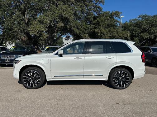 2026 Volvo XC90 Plug-In Hybrid T8 Plus 7-Seater