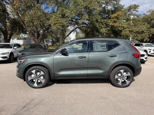 Forest Green 2026 Volvo XC40 B5 Plus