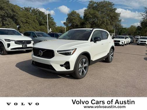 2026 Volvo XC40 B5 Plus