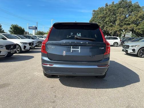 2025 Volvo XC90 Plug-In Hybrid T8 Core 7-Seater