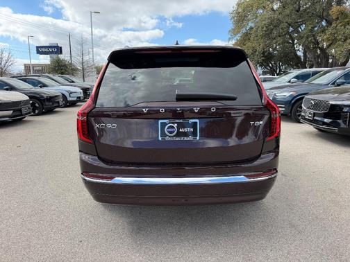 Mulberry Red 2026 Volvo XC90 Plug-In Hybrid T8 Plus 7-Seater