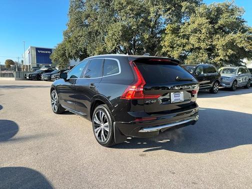2022 Volvo XC60 B5 Inscription