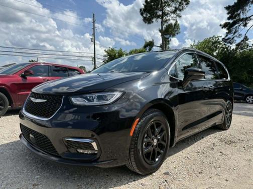BLACK 2022 Chrysler Pacifica Touring L