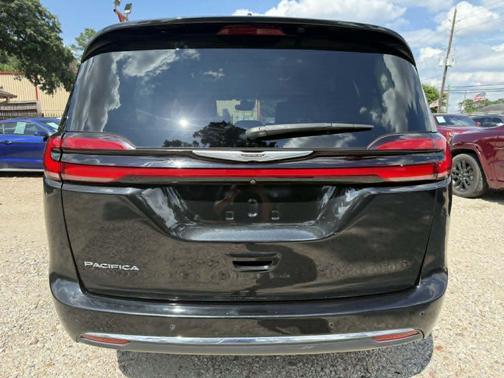 BLACK 2022 Chrysler Pacifica Touring L