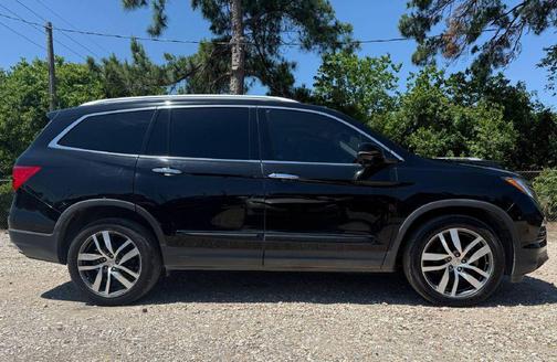 BLACK 2017 Honda Pilot Touring