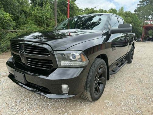 Brilliant Black Crystal Pearlcoat 2017 RAM 1500 Sport