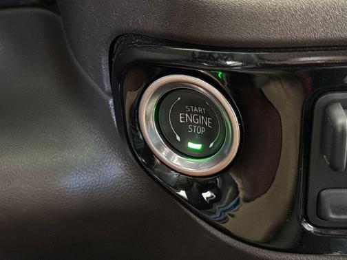 Sterling Metallic 2024 GMC Sierra 1500 SLT
