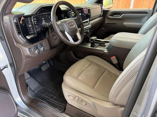 Sterling Metallic 2024 GMC Sierra 1500 SLT