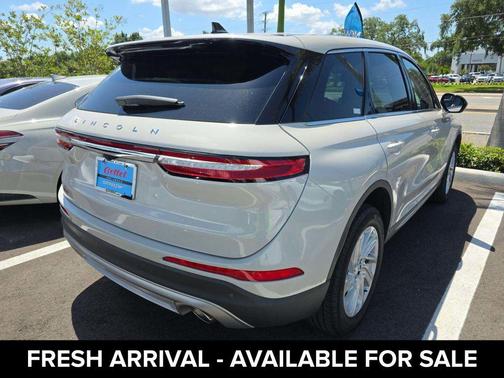 Ceramic Pearl Metallic Tinted Clearcoat 2023 Lincoln Corsair Standard